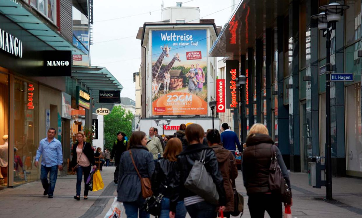 Megaposter der ZOOM Erlebniswelt in der Essener Innenstadt